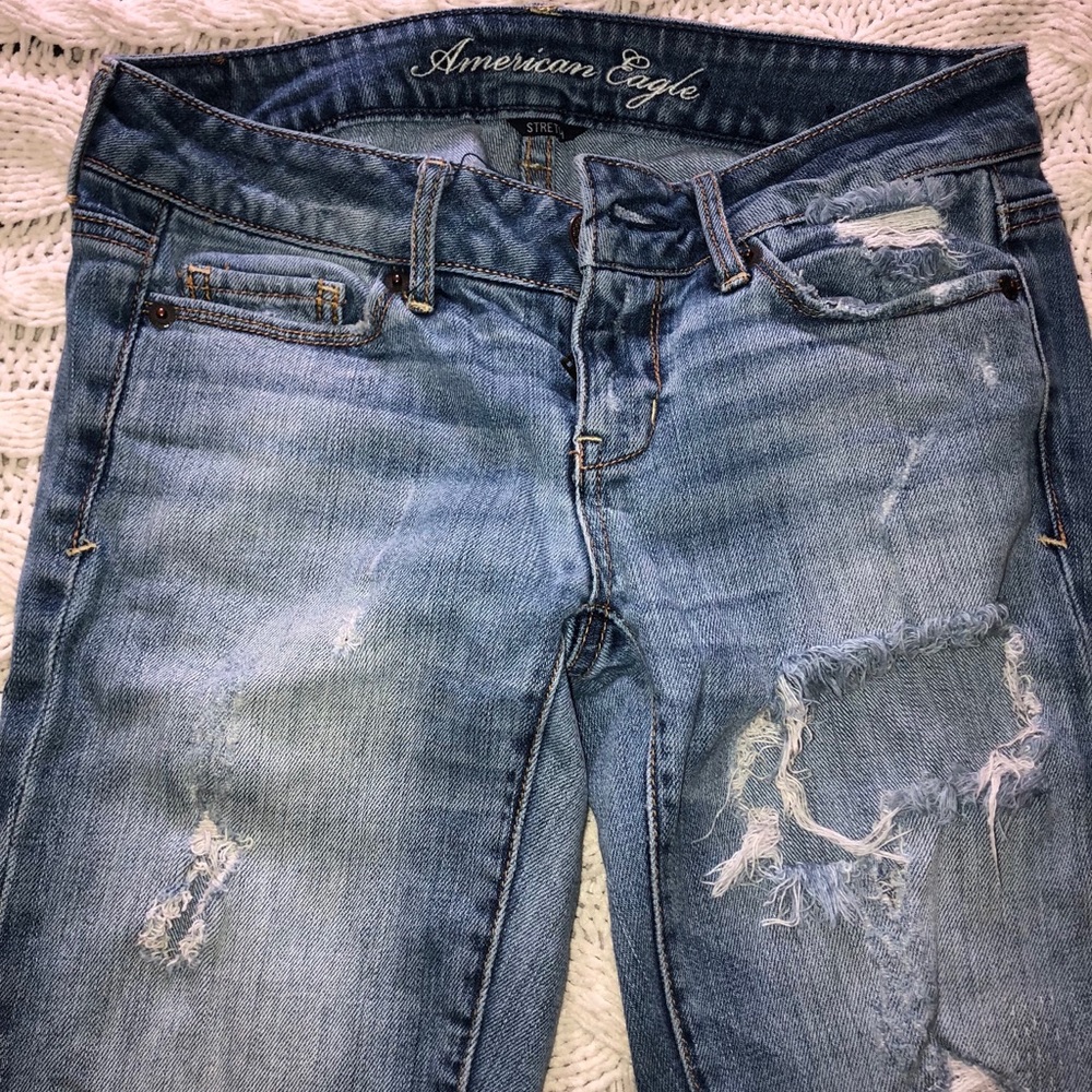 AMERICAN EAGLE JEANS